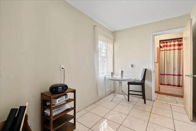 Residence photo 8
