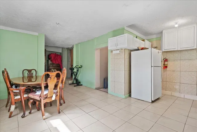 Residence photo 12