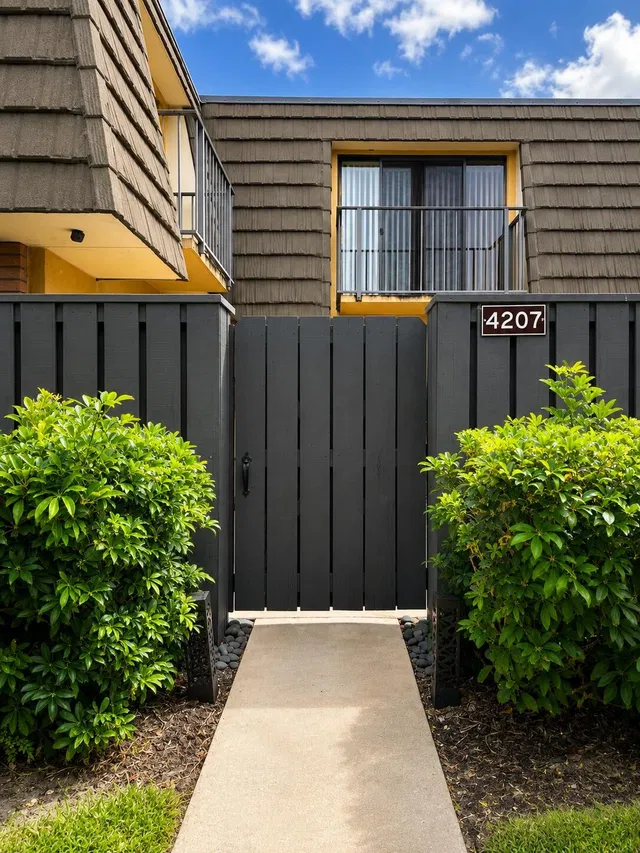 Residence photo 2