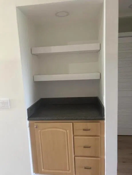 Unit E photo 8