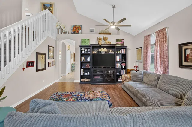 Residence photo 6