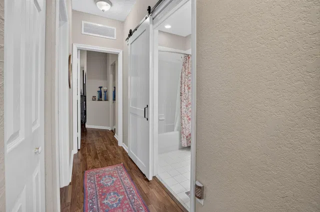 Residence photo 20
