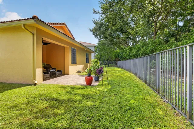 Residence photo 33