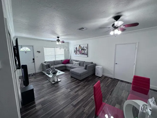 West Palm Beach Residence photo 2