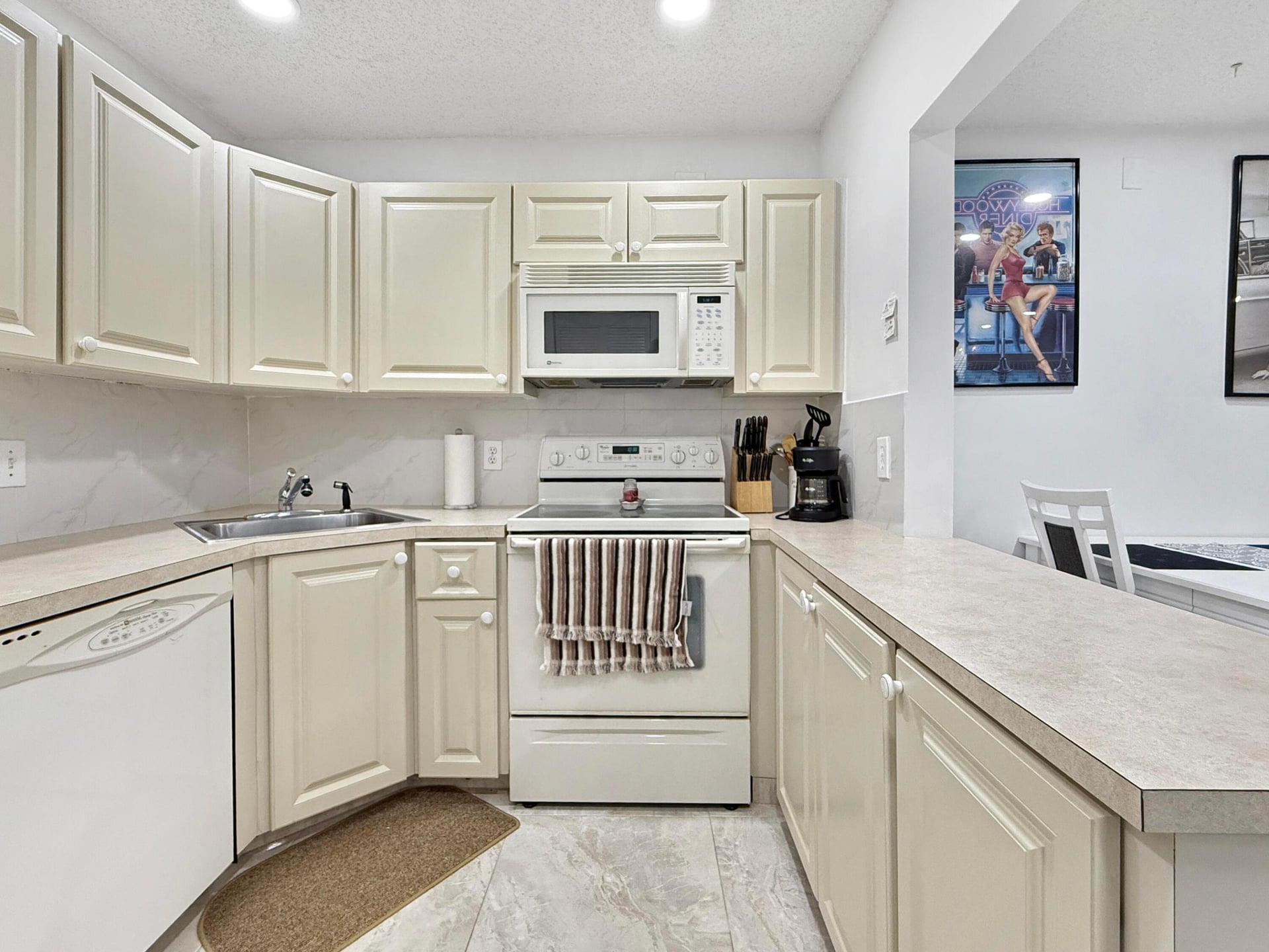 Unit C2 photo 15