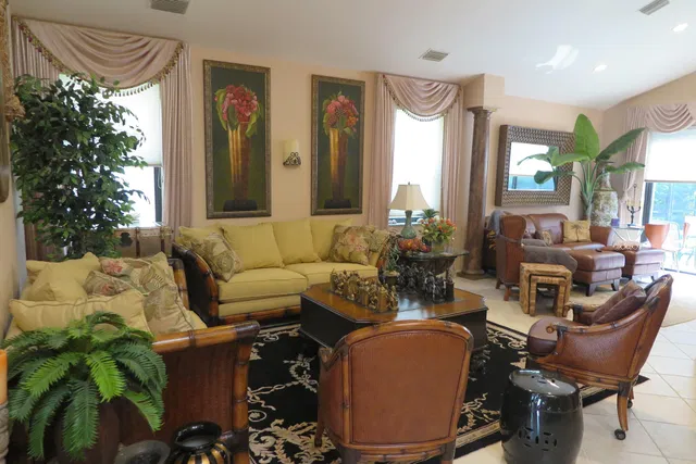 Residence photo 2