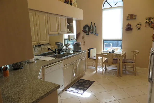 Residence photo 10