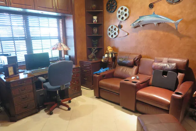 Residence photo 15