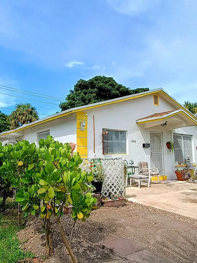 West Palm Beach Residence photo 2