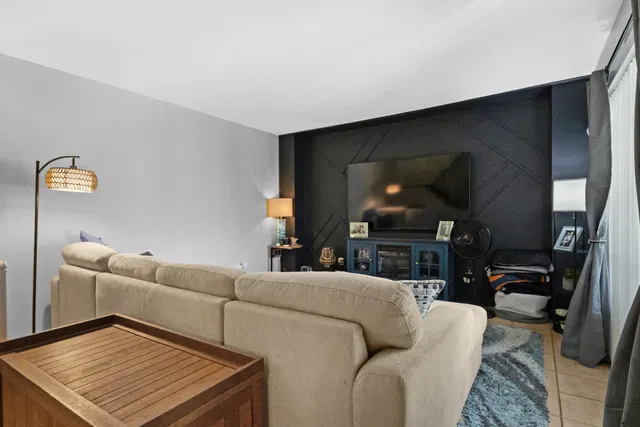 Residence photo 4
