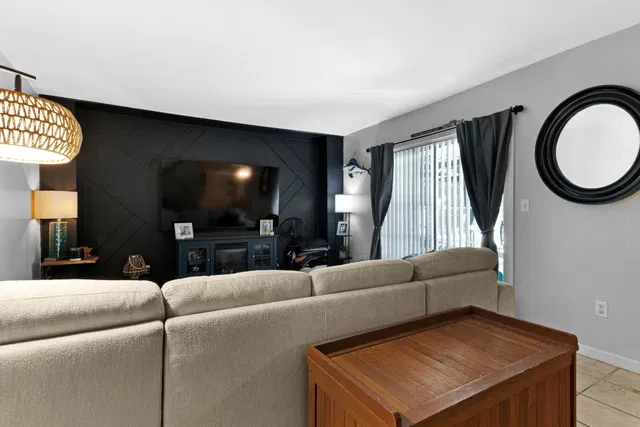 Residence photo 5