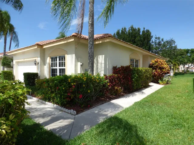 Residence photo 2