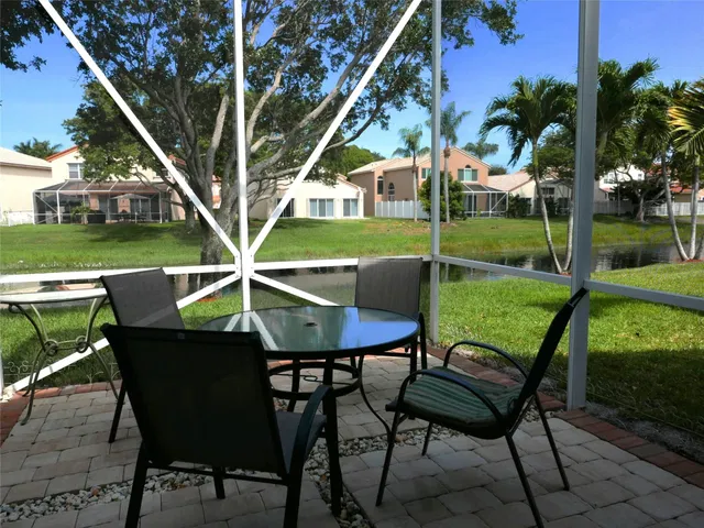 Residence photo 12