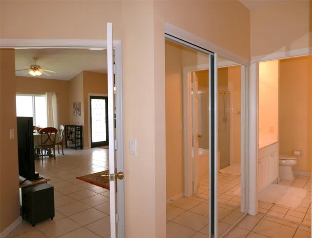 Residence photo 18