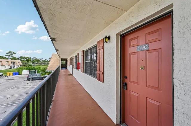Unit 4682 photo 6