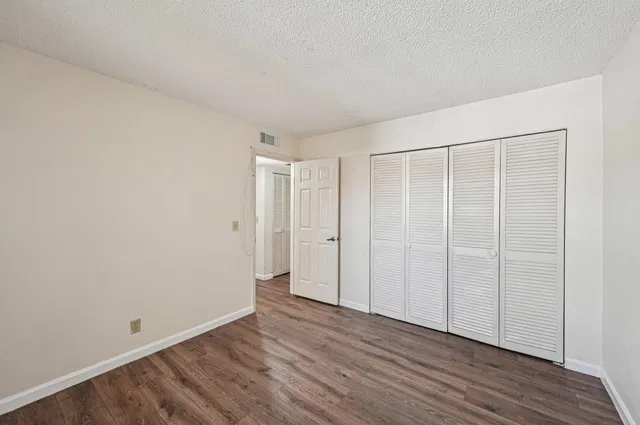 Unit 4682 photo 10