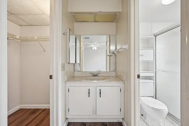 Unit 4682 photo 17