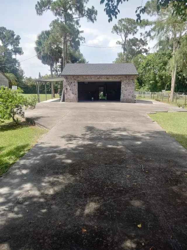 Residence photo 2