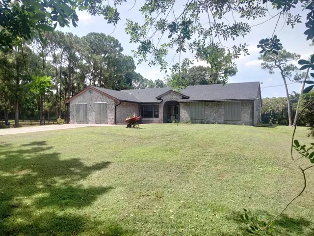 Residence photo 3