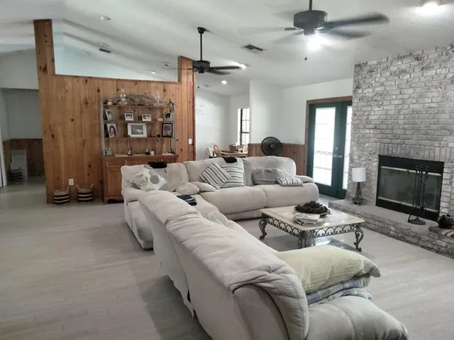 Residence photo 6