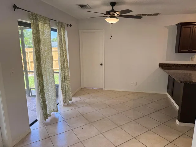 Residence photo 9