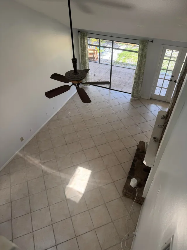 Residence photo 12
