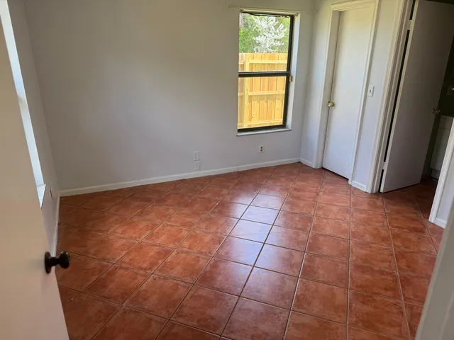 Residence photo 15