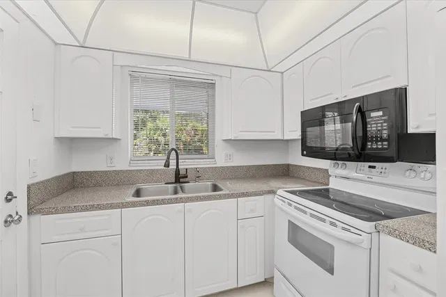  Unit 203M photo 11