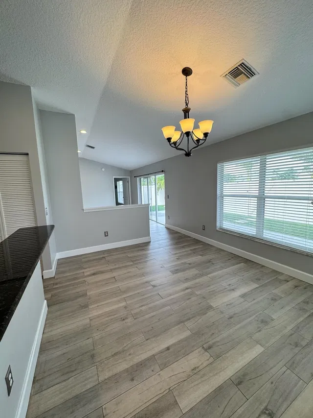Residence photo 10