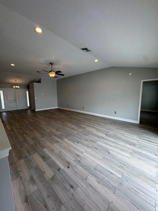 Residence photo 12