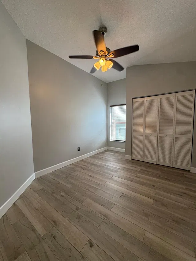 Residence photo 16