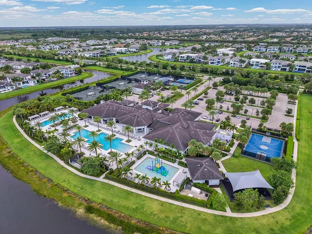 Boca Bridges Residence photo 37