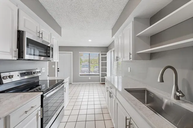  Residence photo 7