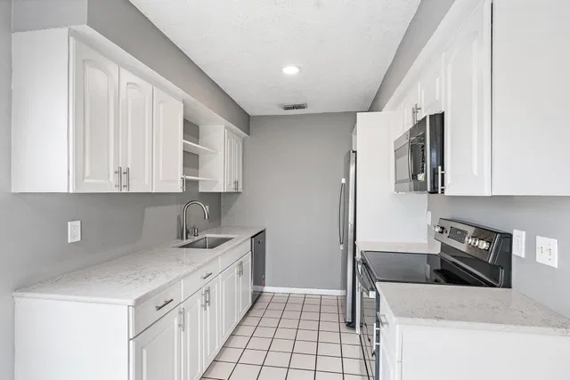  Residence photo 8