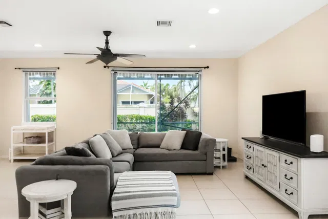 Residence photo 5