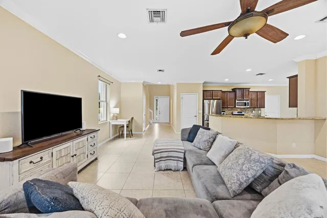 Residence photo 6