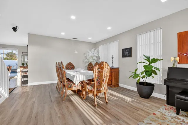  Residence photo 11