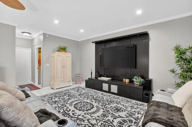  Residence photo 19