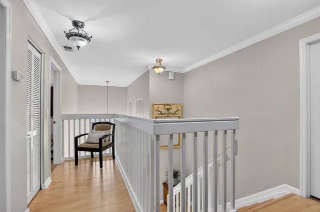  Residence photo 26