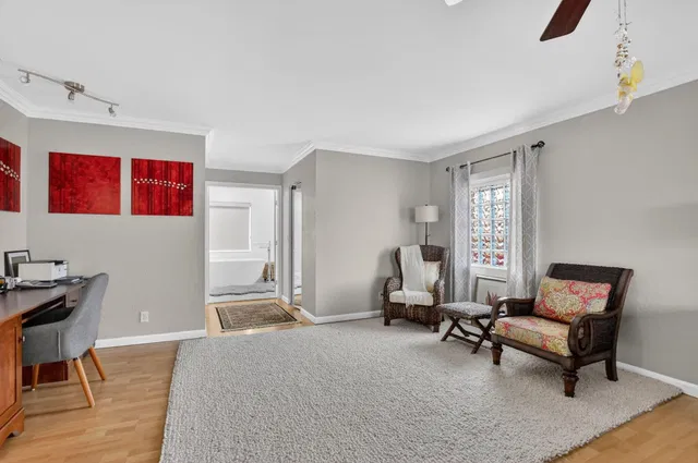 Residence photo 30