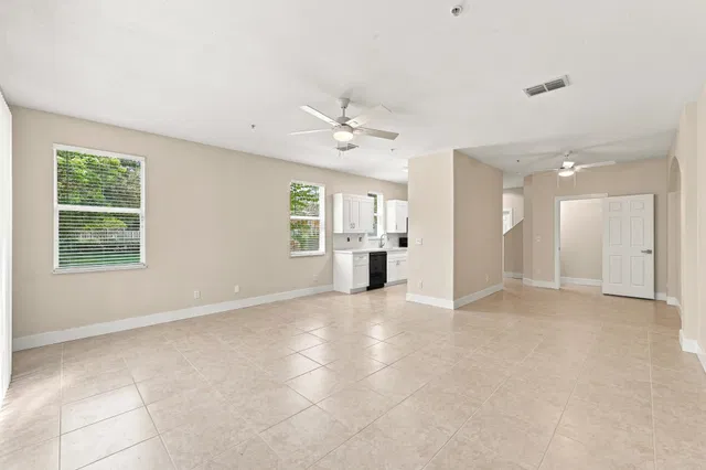 Residence photo 11