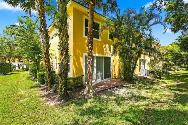 Residence photo 32