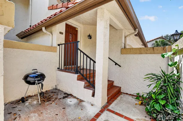  Residence photo 4