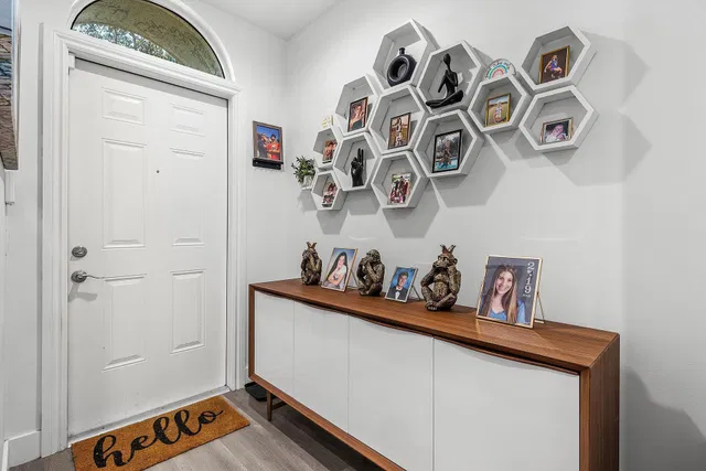 Residence photo 5