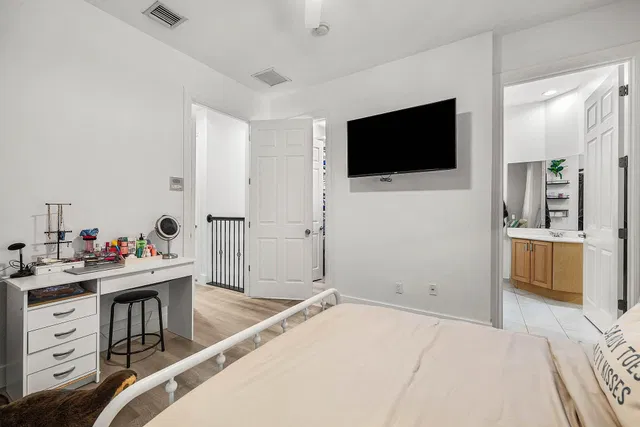 Residence photo 31