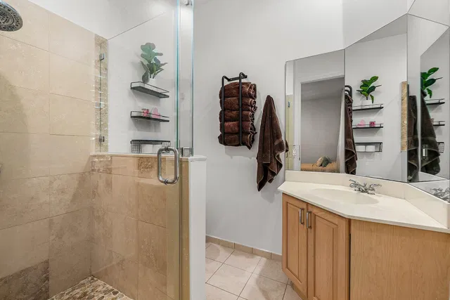 Residence photo 32
