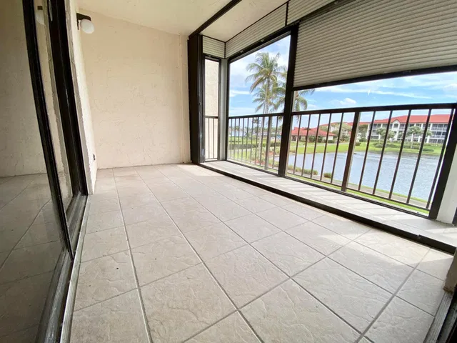 Unit 216 photo 11