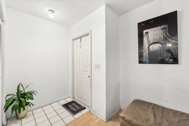 Residence photo 3