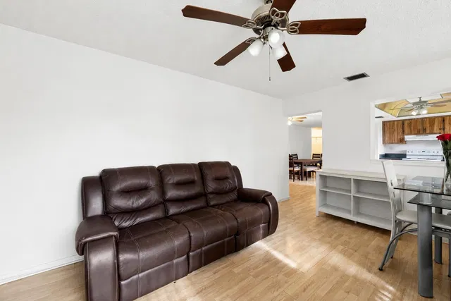 Residence photo 14