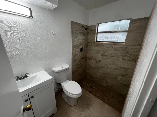  Residence photo 9